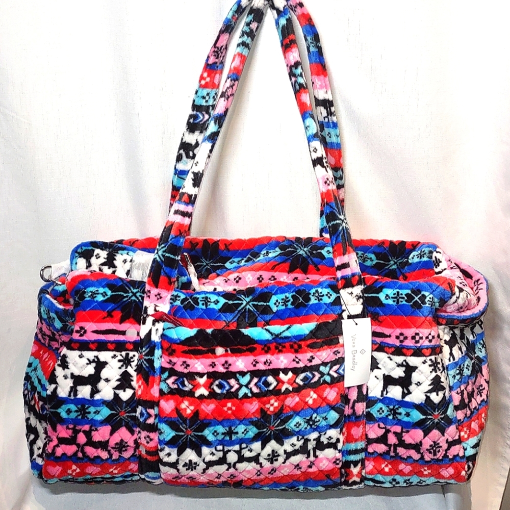 🎉HP🎉Vera Bradley Large Travel Duffel in Nordic Stripe Multi Fleece